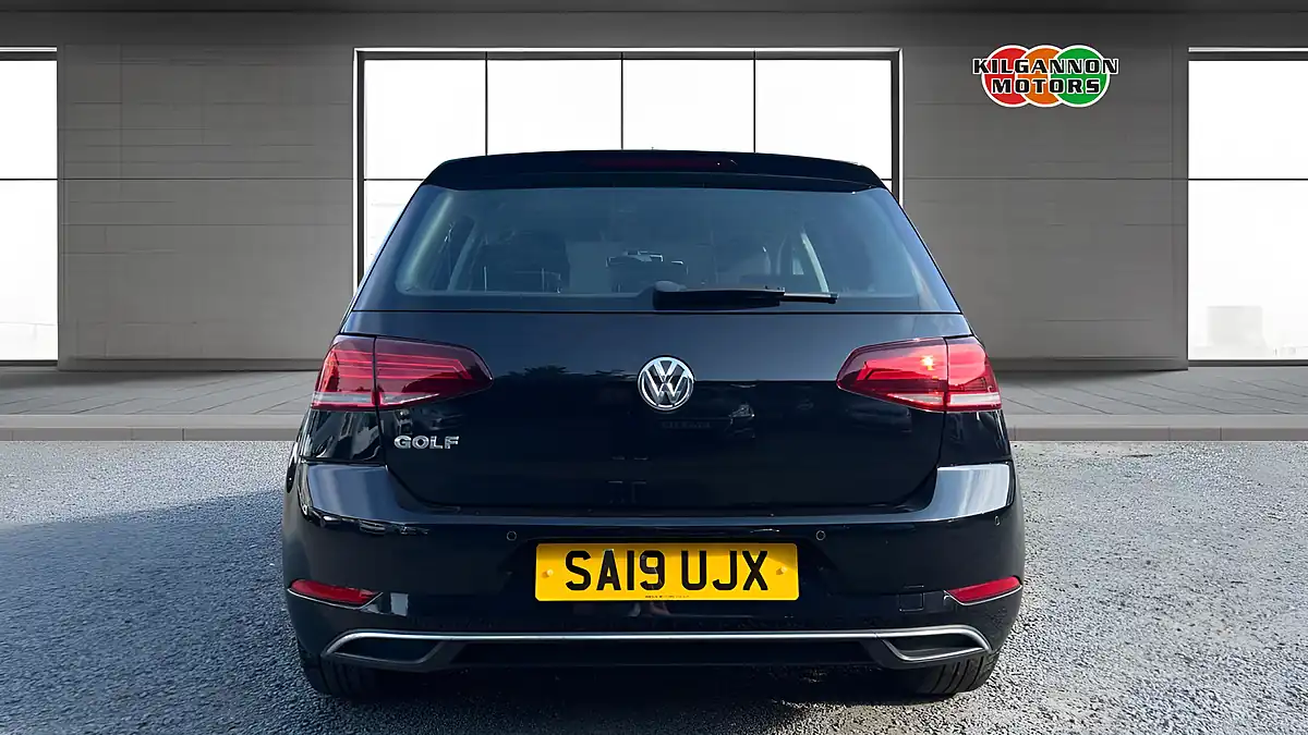 Used 2019 Volkswagen Golf Se Black - Interior and Exterior details 5