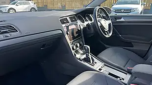 Used 2019 Volkswagen Golf Se Black - Interior and Exterior details 6