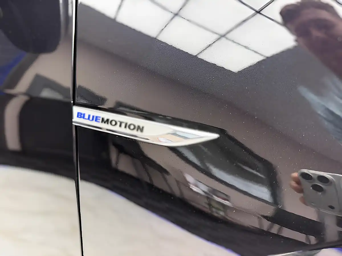 Used 2019 Volkswagen Golf Se Black - Interior and Exterior details 10