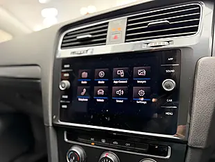 Used 2019 Volkswagen Golf Se Black - Interior and Exterior details 17