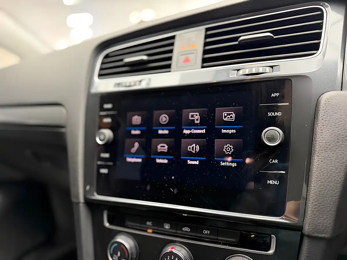 Used 2019 Volkswagen Golf Se Black - Interior and Exterior details 17