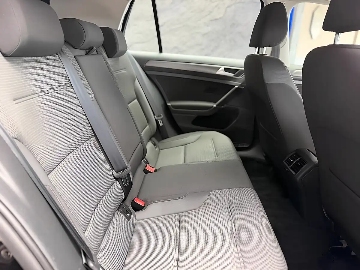 Used 2019 Volkswagen Golf Se Black - Interior and Exterior details 18