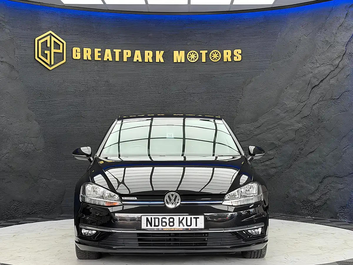 Used 2019 Volkswagen Golf Se Black - Interior and Exterior details 2