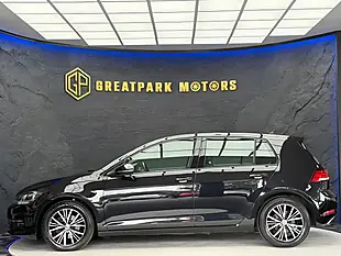 Used 2019 Volkswagen Golf Se Black - Interior and Exterior details 8