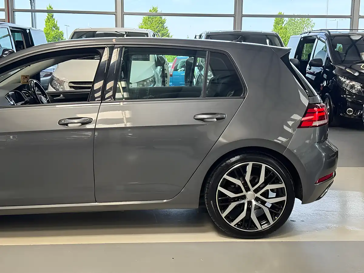 Used 2019 Volkswagen Golf Se Nav Grey - Interior and Exterior details 10