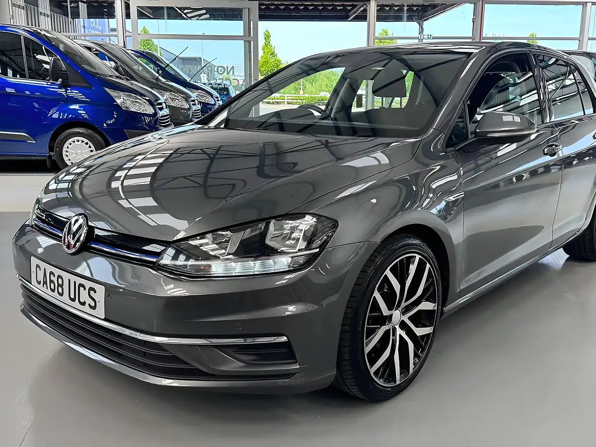 Used 2019 Volkswagen Golf Se Nav Grey - Interior and Exterior details 3