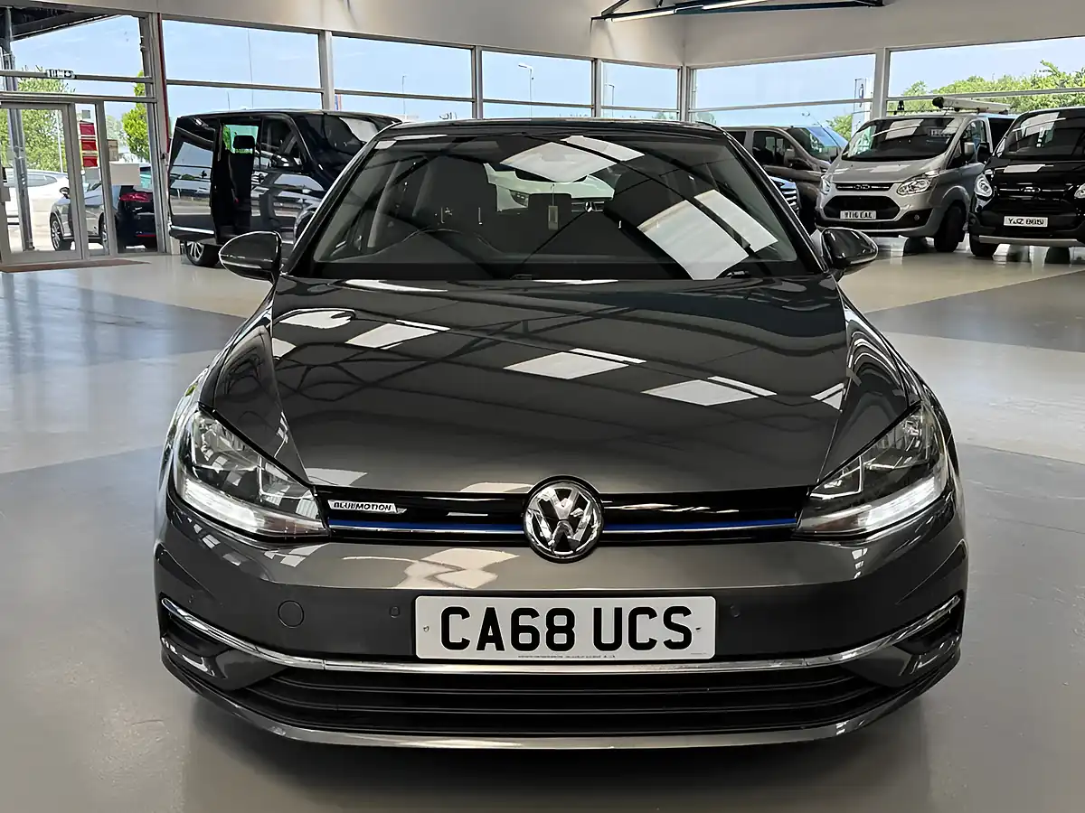 Used 2019 Volkswagen Golf Se Nav Grey - Interior and Exterior details 6