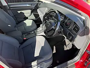 Used 2019 Volkswagen Golf Se Nav Red - Interior and Exterior details 11
