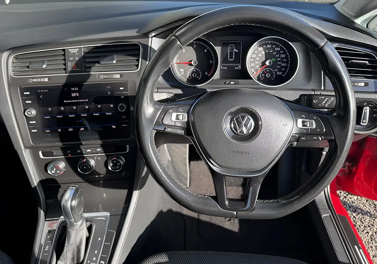 Used 2019 Volkswagen Golf Se Nav Red - Interior and Exterior details 14