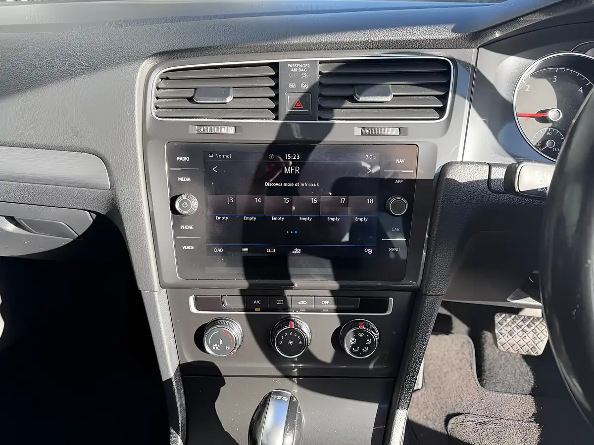 Used 2019 Volkswagen Golf Se Nav Red - Interior and Exterior details 17