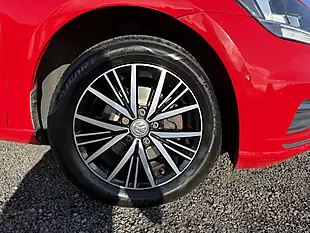 Used 2019 Volkswagen Golf Se Nav Red - Interior and Exterior details 3