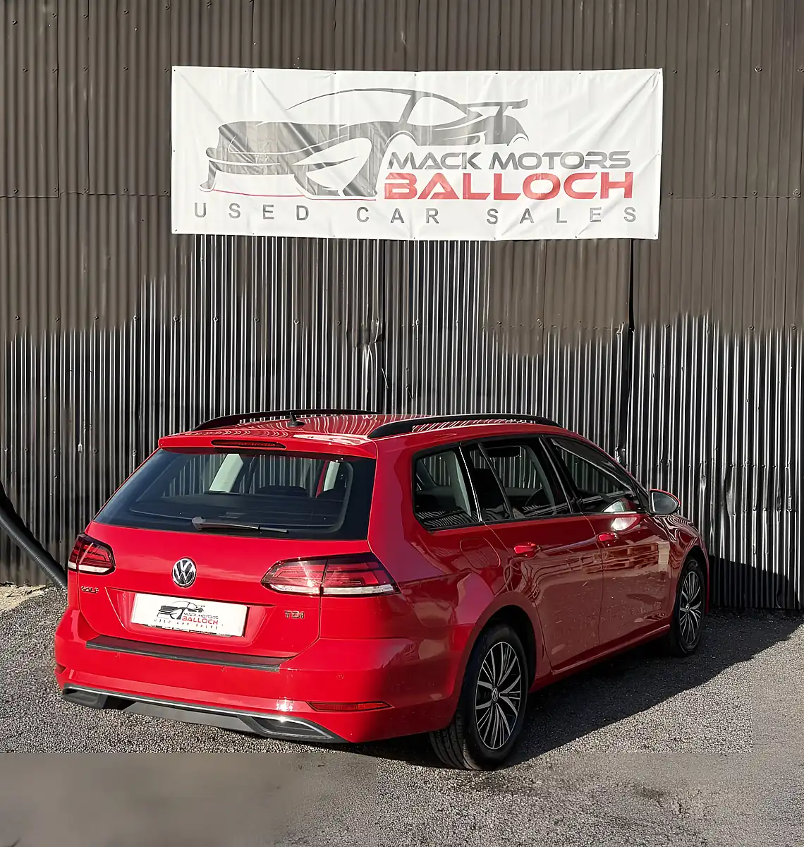 Used 2019 Volkswagen Golf Se Nav Red - Interior and Exterior details 5