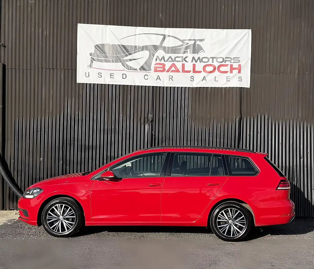 Used 2019 Volkswagen Golf Se Nav Red - Interior and Exterior details 8
