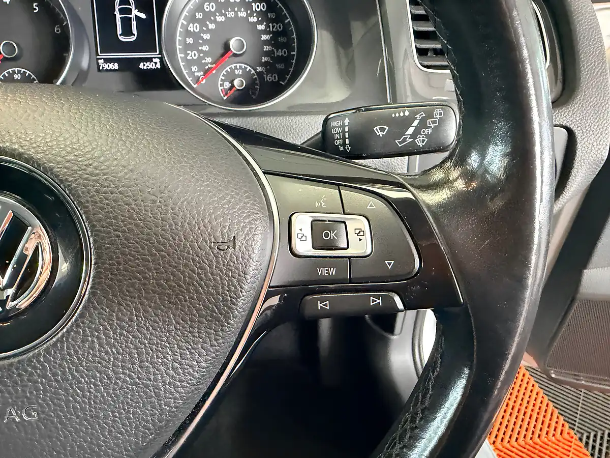 Used 2019 Volkswagen Golf Se Silver - Interior and Exterior details 14