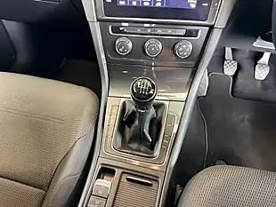 Used 2019 Volkswagen Golf Se Silver - Interior and Exterior details 17
