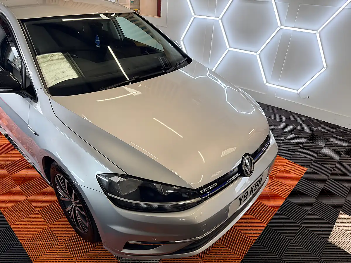 Used 2019 Volkswagen Golf Se Silver - Interior and Exterior details 8