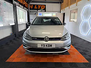 Used 2019 Volkswagen Golf Se Silver - Interior and Exterior details 9