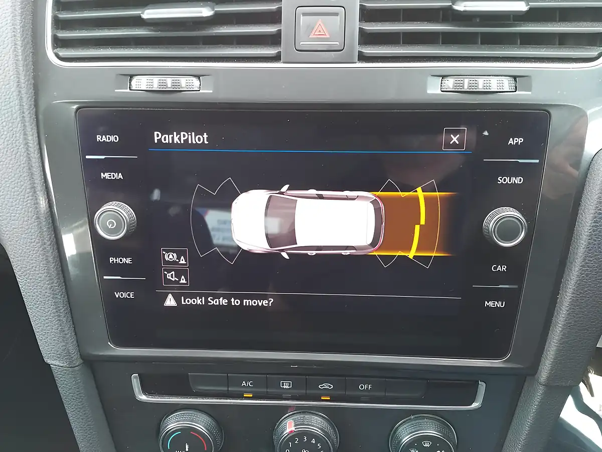 Used 2019 Volkswagen Golf Se Silver - Interior and Exterior details 20