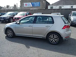 Used 2019 Volkswagen Golf Se Silver - Interior and Exterior details 4