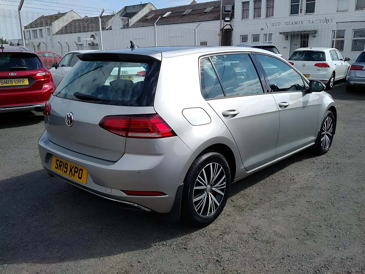 Used 2019 Volkswagen Golf Se Silver - Interior and Exterior details 6