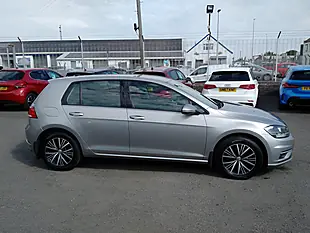 Used 2019 Volkswagen Golf Se Silver - Interior and Exterior details 8