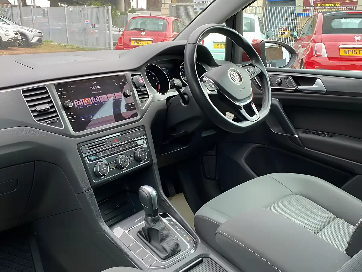 Used 2019 Volkswagen Golf Sv Match Cranberry Red - Interior and Exterior details 12