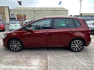 Used 2019 Volkswagen Golf Sv Match Cranberry Red - Interior and Exterior details 6