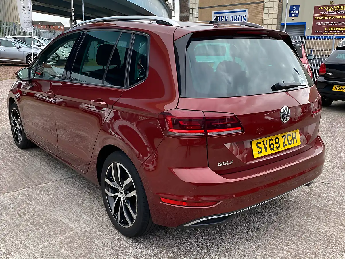 Used 2019 Volkswagen Golf Sv Match Cranberry Red - Interior and Exterior details 7