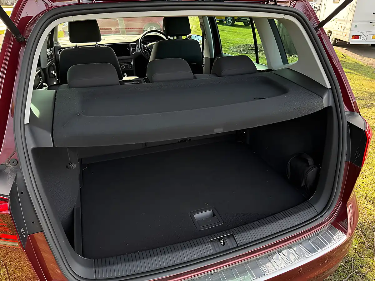 Used 2019 Volkswagen Golf Sv Match Red - Interior and Exterior details 10