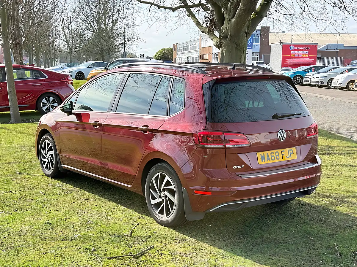 Used 2019 Volkswagen Golf Sv Match Red - Interior and Exterior details 5