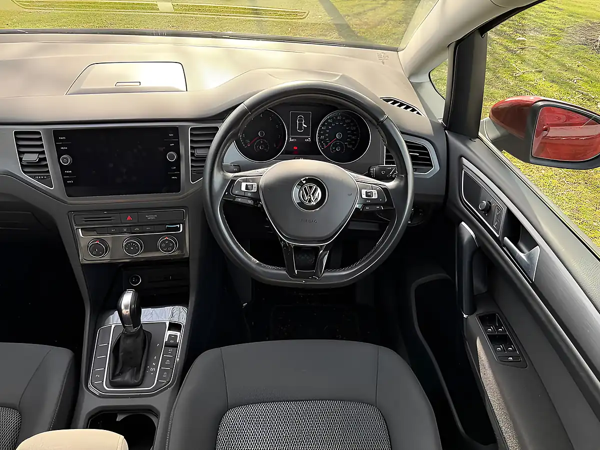 Used 2019 Volkswagen Golf Sv Match Red - Interior and Exterior details 8