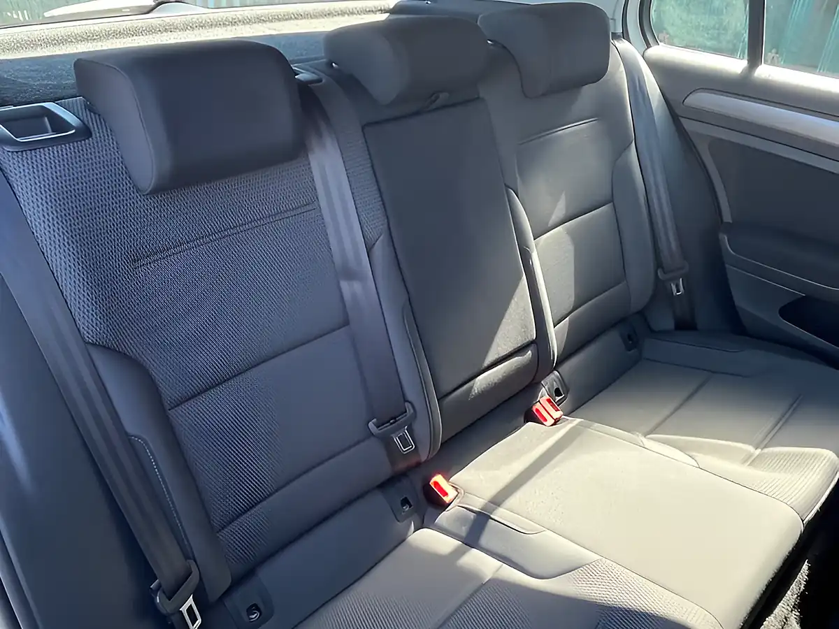 Used 2019 Volkswagen Golf White - Interior and Exterior details 16
