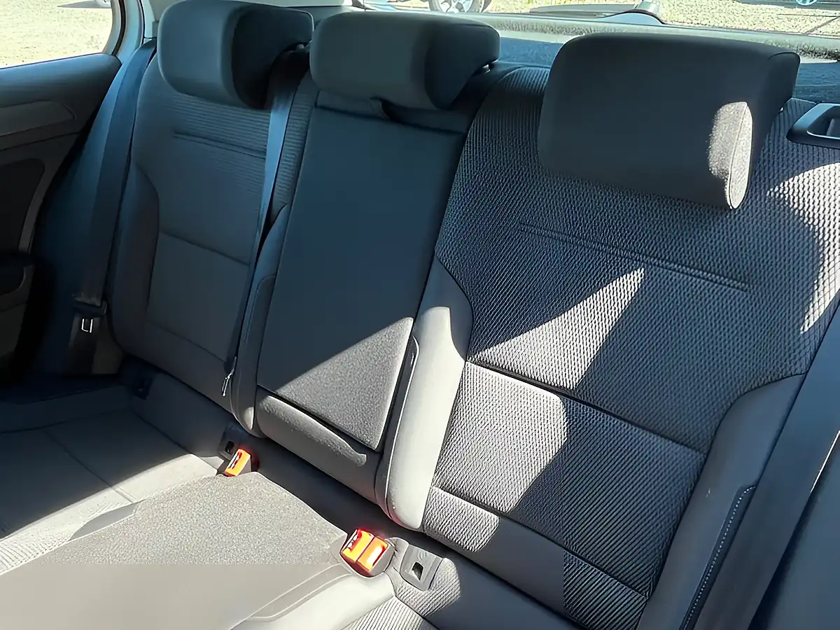 Used 2019 Volkswagen Golf White - Interior and Exterior details 17