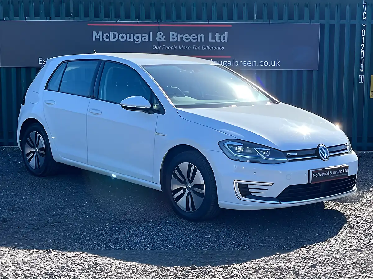 Used 2019 Volkswagen Golf White - Interior and Exterior details 7