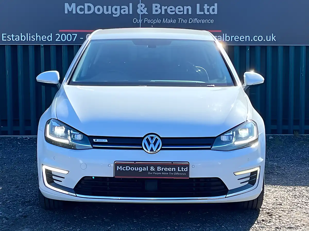 Used 2019 Volkswagen Golf White - Interior and Exterior details 8