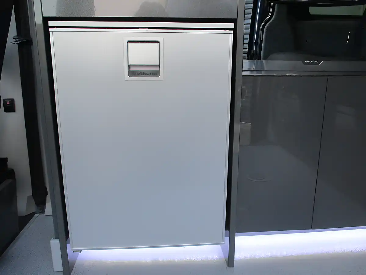 Used 2019 Volkswagen Jöbl T28 Highline Blue - Interior and Exterior details 11