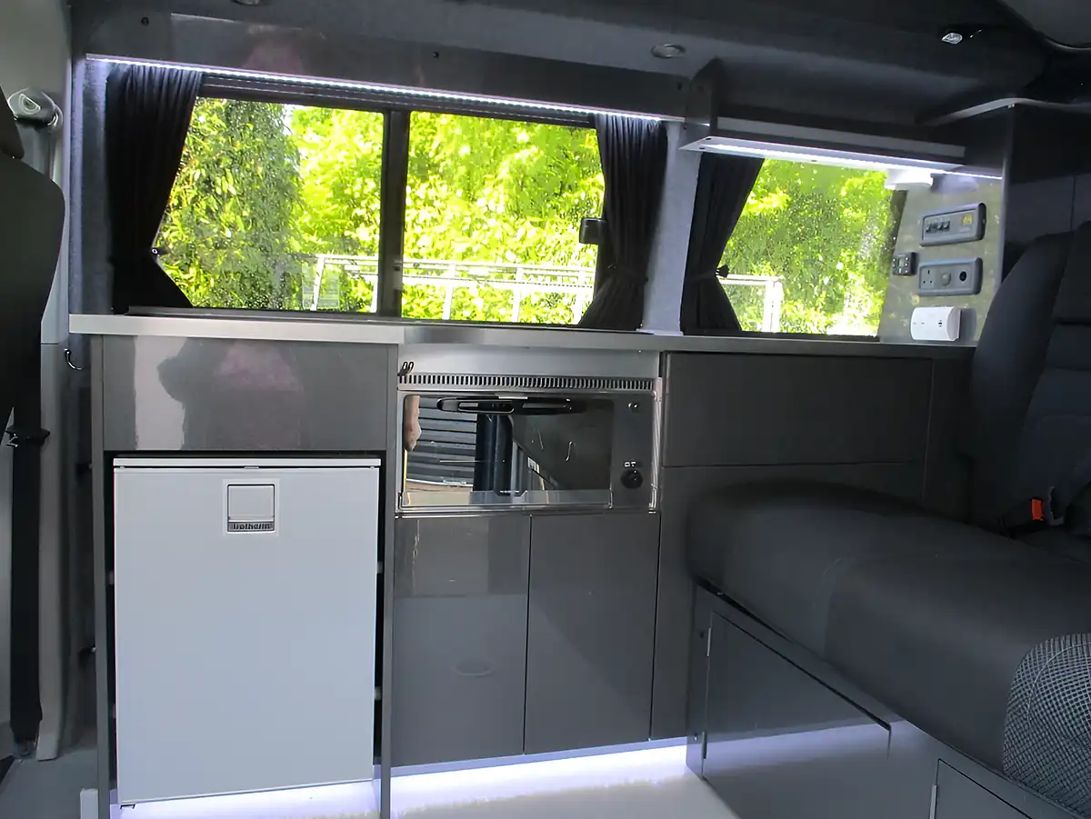 Used 2019 Volkswagen Jöbl T28 Highline Blue - Interior and Exterior details 5