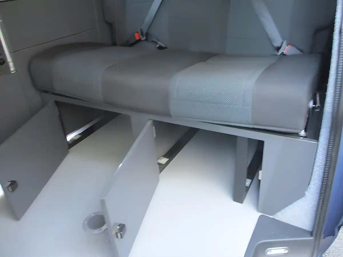Used 2019 Volkswagen Jöbl T28 Highline Blue - Interior and Exterior details 8
