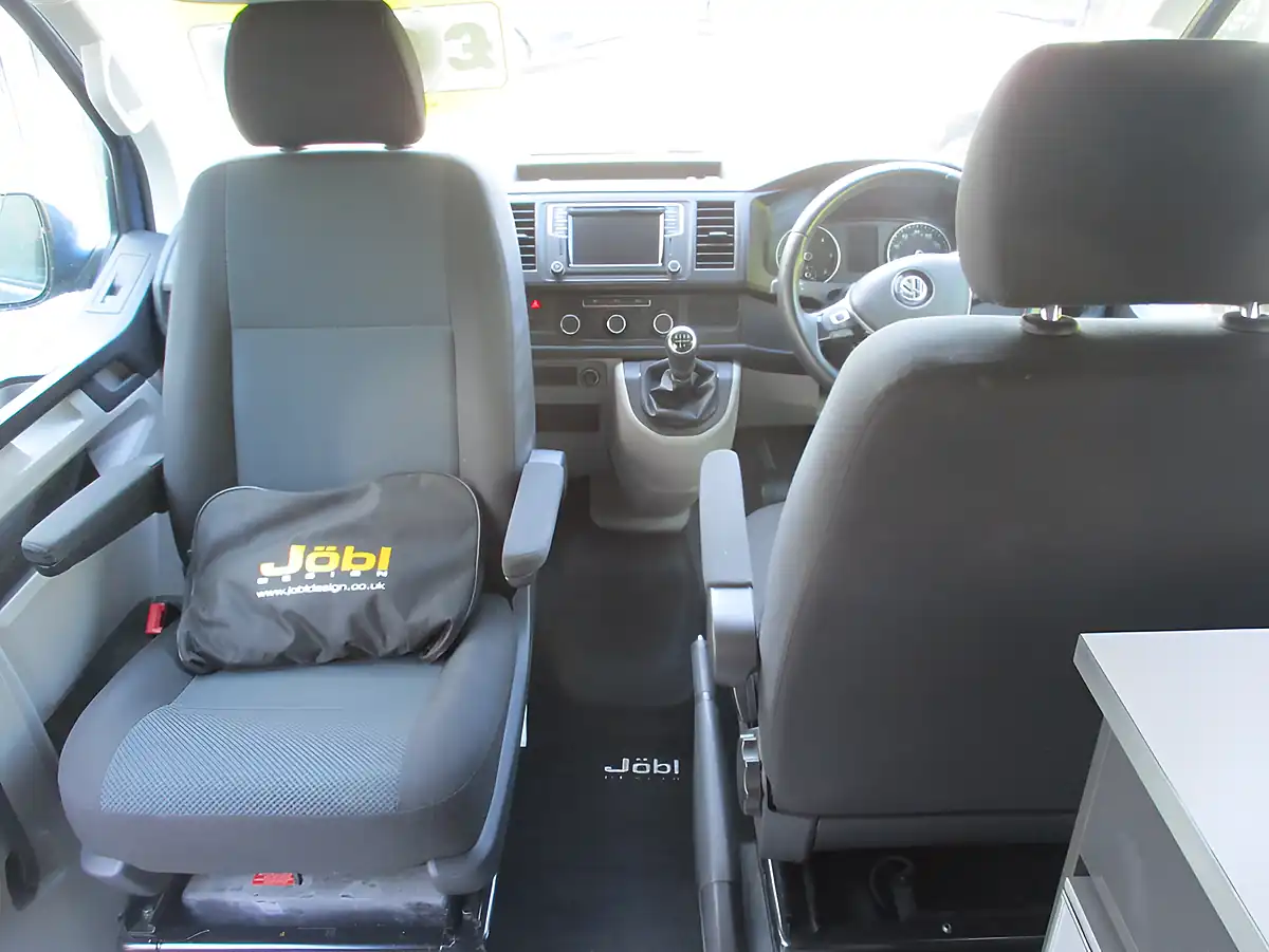 Used 2019 Volkswagen Jöbl T28 Highline Blue - Interior and Exterior details 9