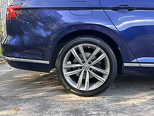 Used 2019 Volkswagen Passat GT Blue - Interior and Exterior details 10