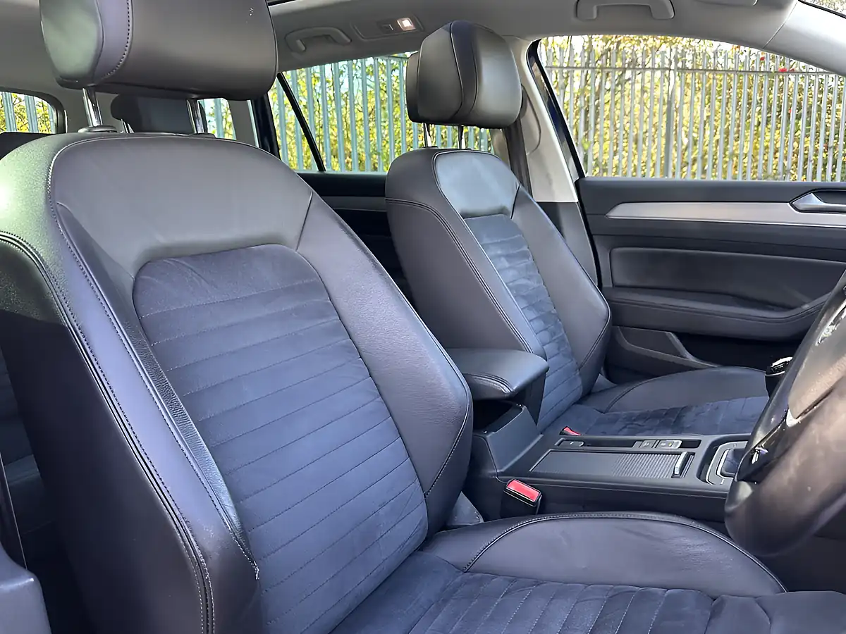 Used 2019 Volkswagen Passat GT Blue - Interior and Exterior details 14
