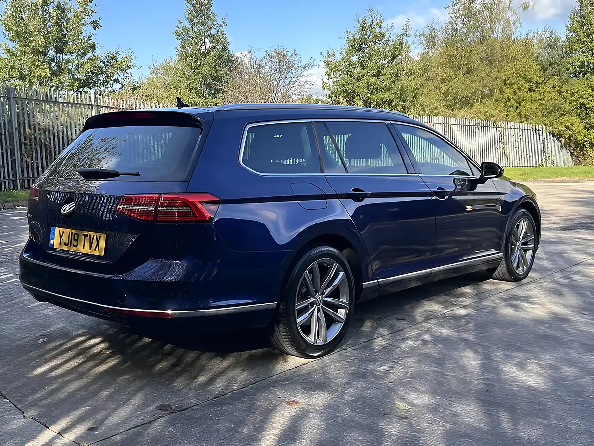 Used 2019 Volkswagen Passat GT Blue - Interior and Exterior details 5
