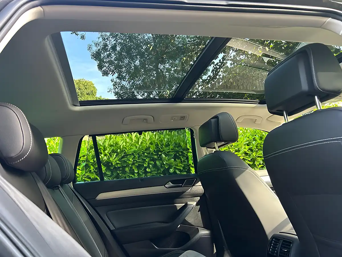 Used 2019 Volkswagen Passat GT Grey - Interior and Exterior details 13