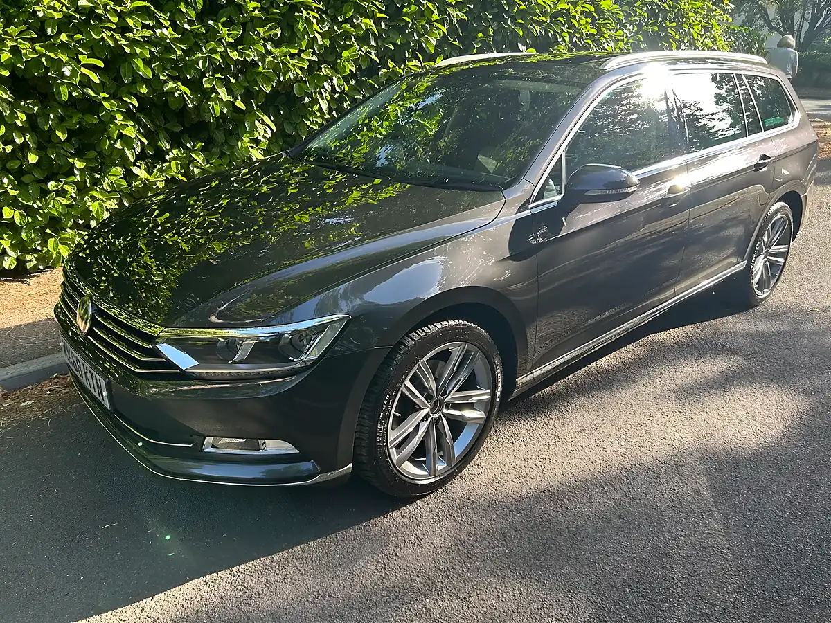 Used 2019 Volkswagen Passat GT Grey - Interior and Exterior details 3