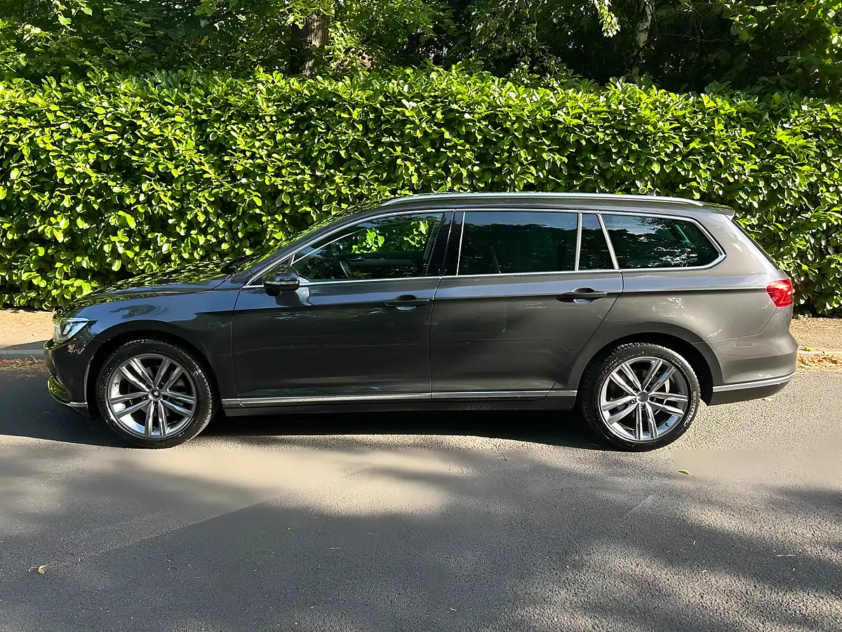 Used 2019 Volkswagen Passat GT Grey - Interior and Exterior details 9
