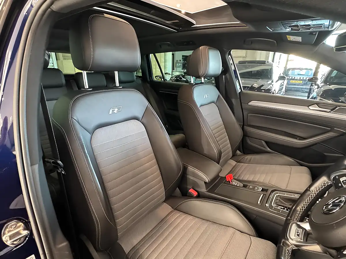Used 2019 Volkswagen Passat R-Line Blue - Interior and Exterior details 10