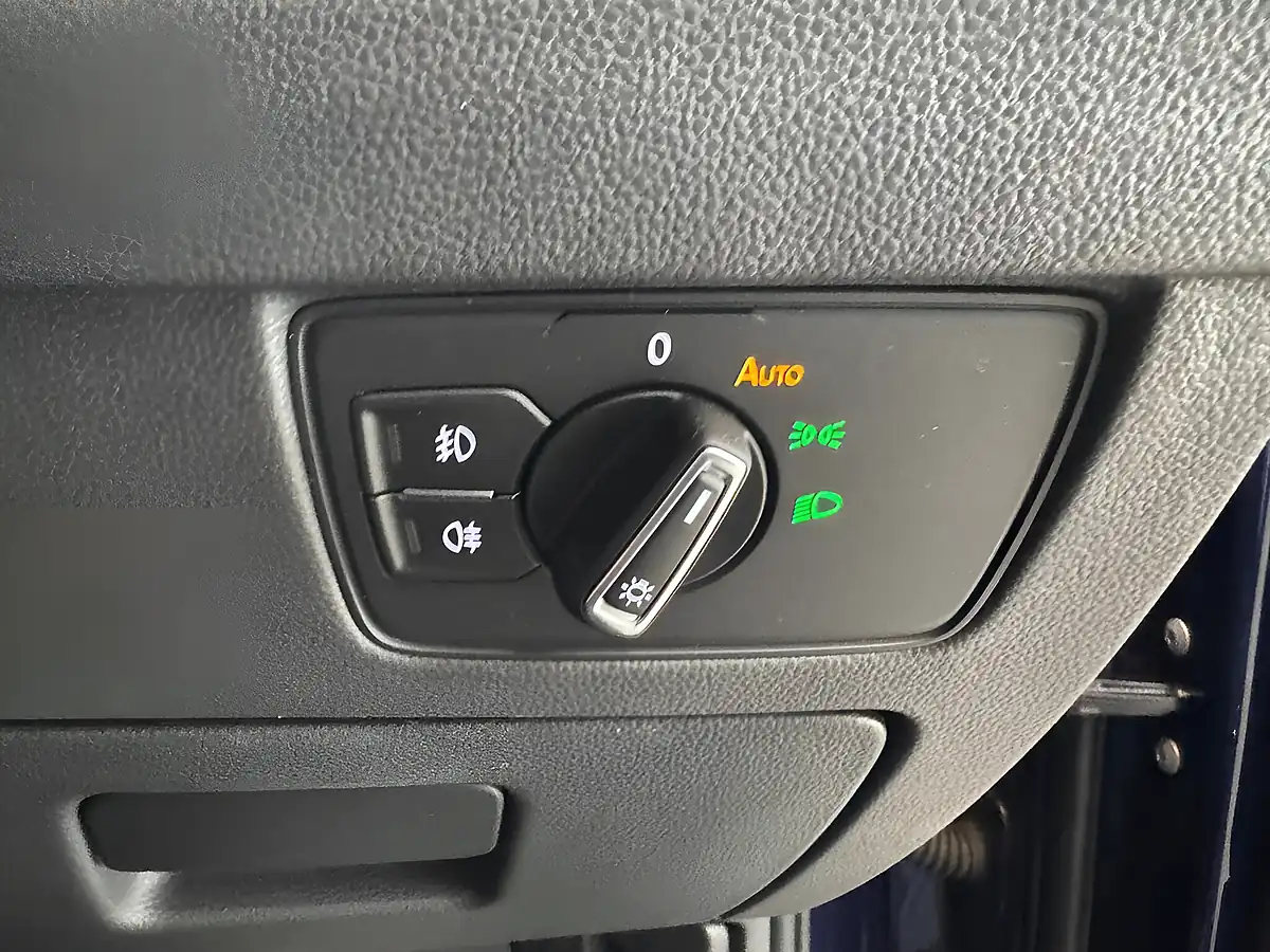 Used 2019 Volkswagen Passat R-Line Blue - Interior and Exterior details 19
