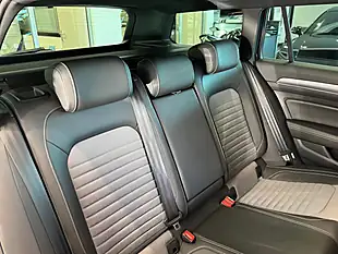 Used 2019 Volkswagen Passat R-Line Blue - Interior and Exterior details 8