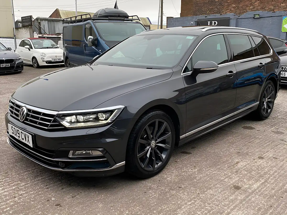 Used 2019 Volkswagen Passat R Line Grey - Interior and Exterior details 4