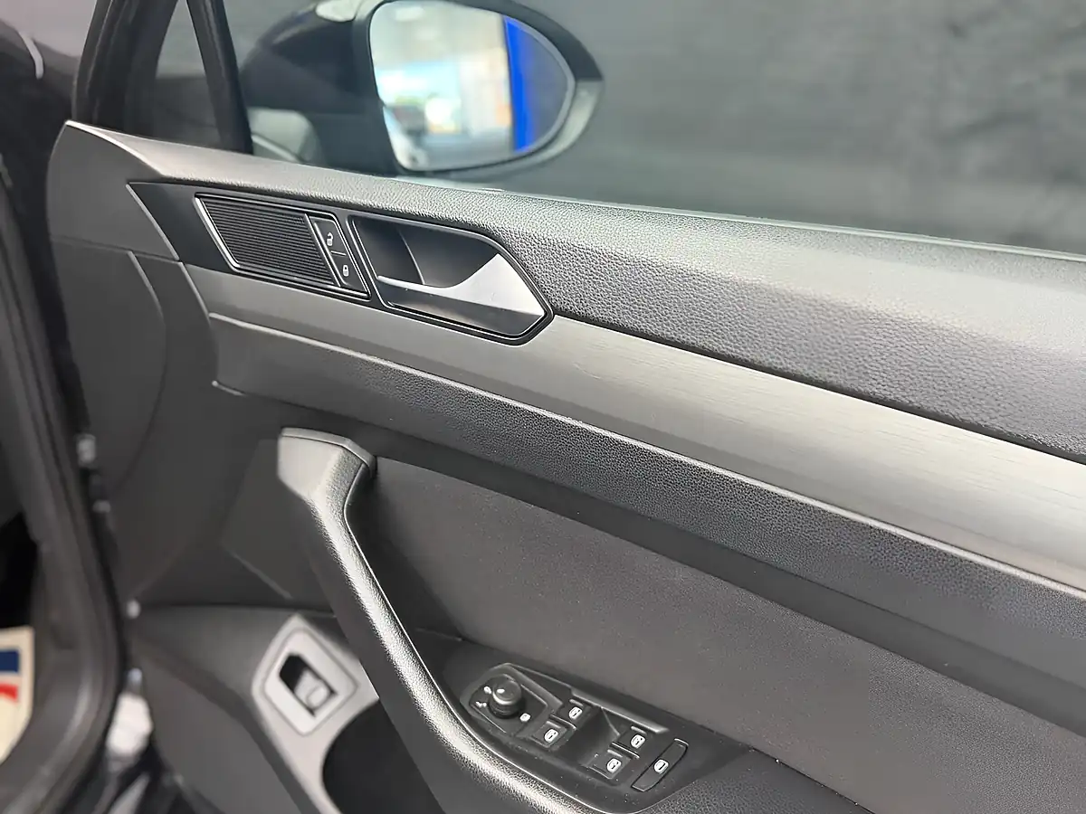 Used 2019 Volkswagen Passat S Black - Interior and Exterior details 10